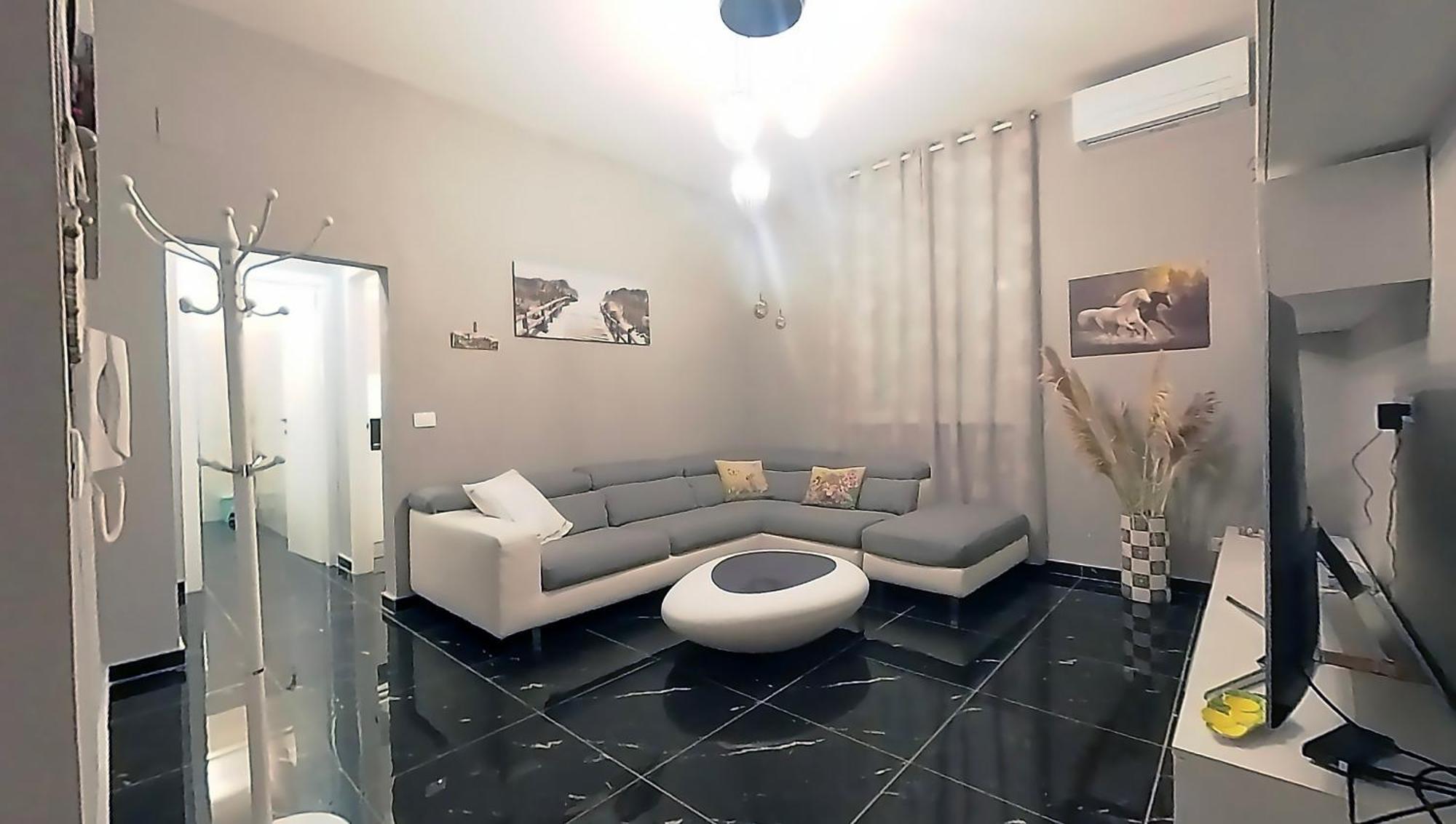 Tra Centro E Mare - Intero Appartamento Con Parcheggio Savona Exterior photo